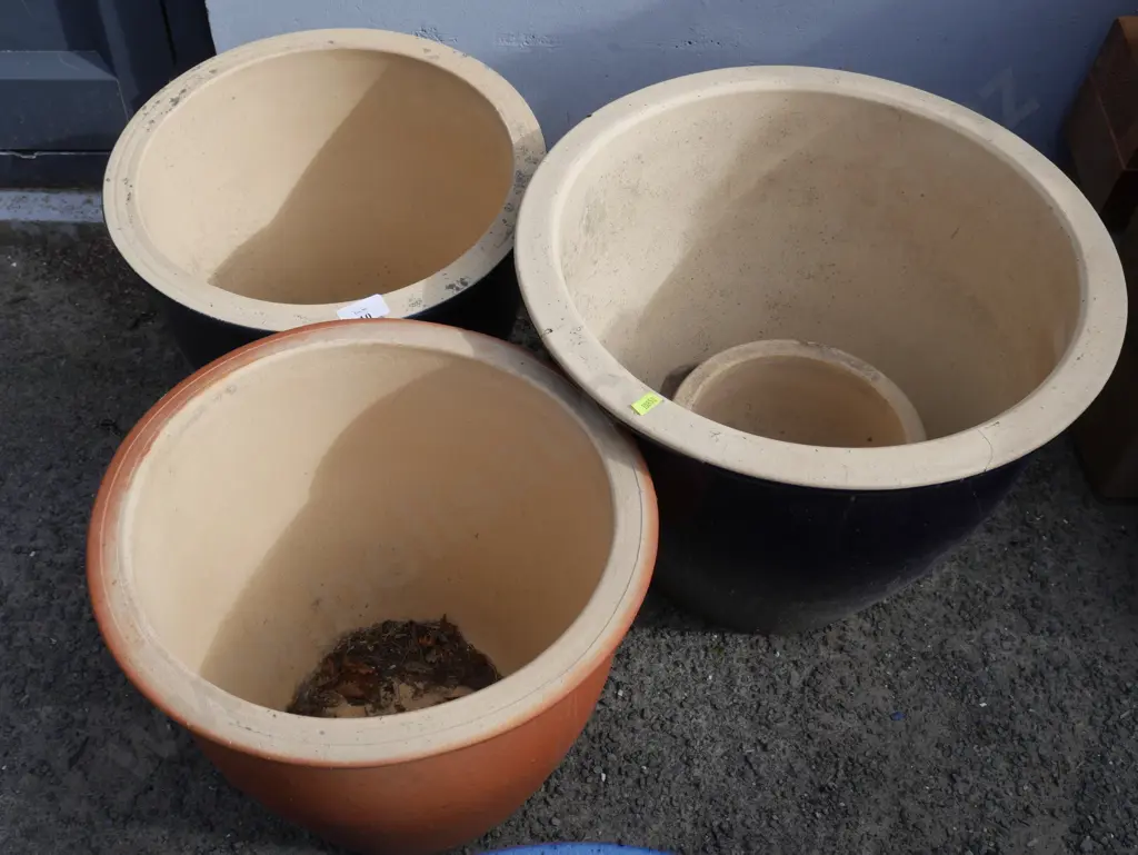 4 plant pots Image 1++