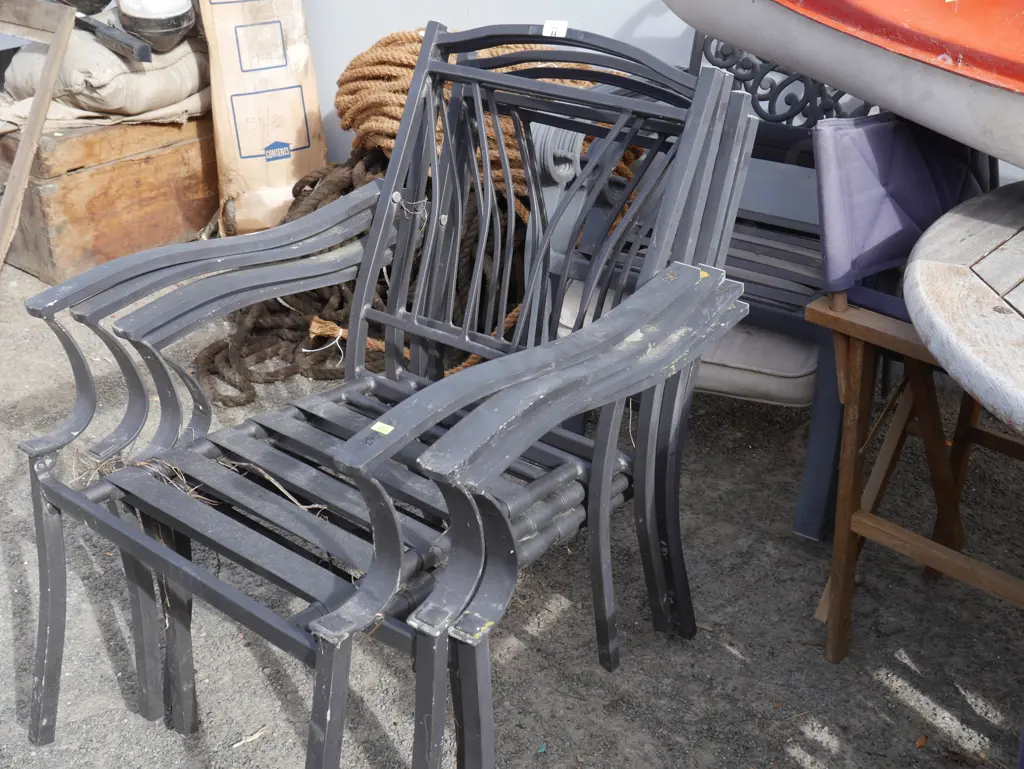 4 outdoor chairs Image 1++