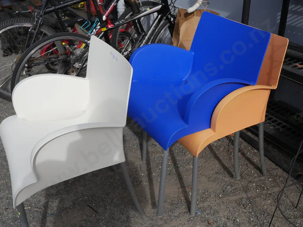 3 Casprini 'Minx' chairs Image 1++