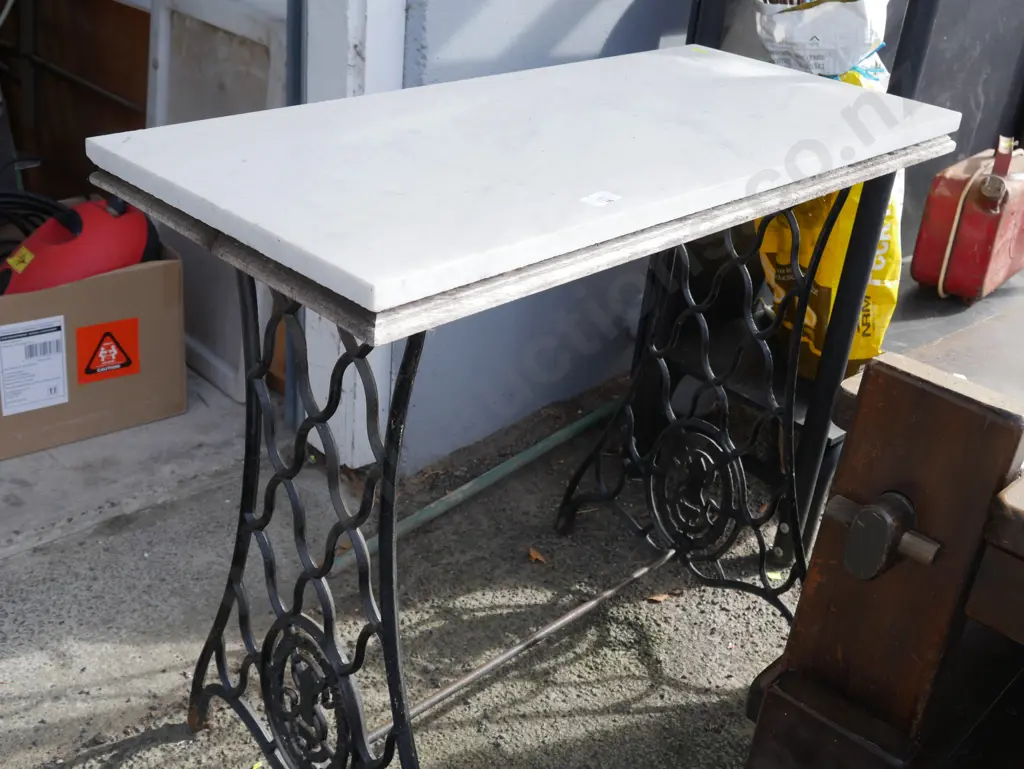 Occasional table Image 1++