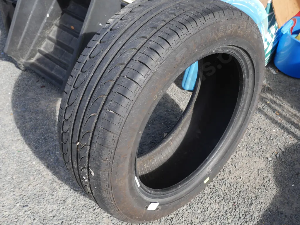 Tyre 205 / 55/16 Image 1++