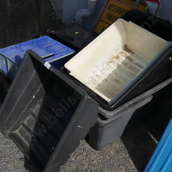 Assorted storage containers