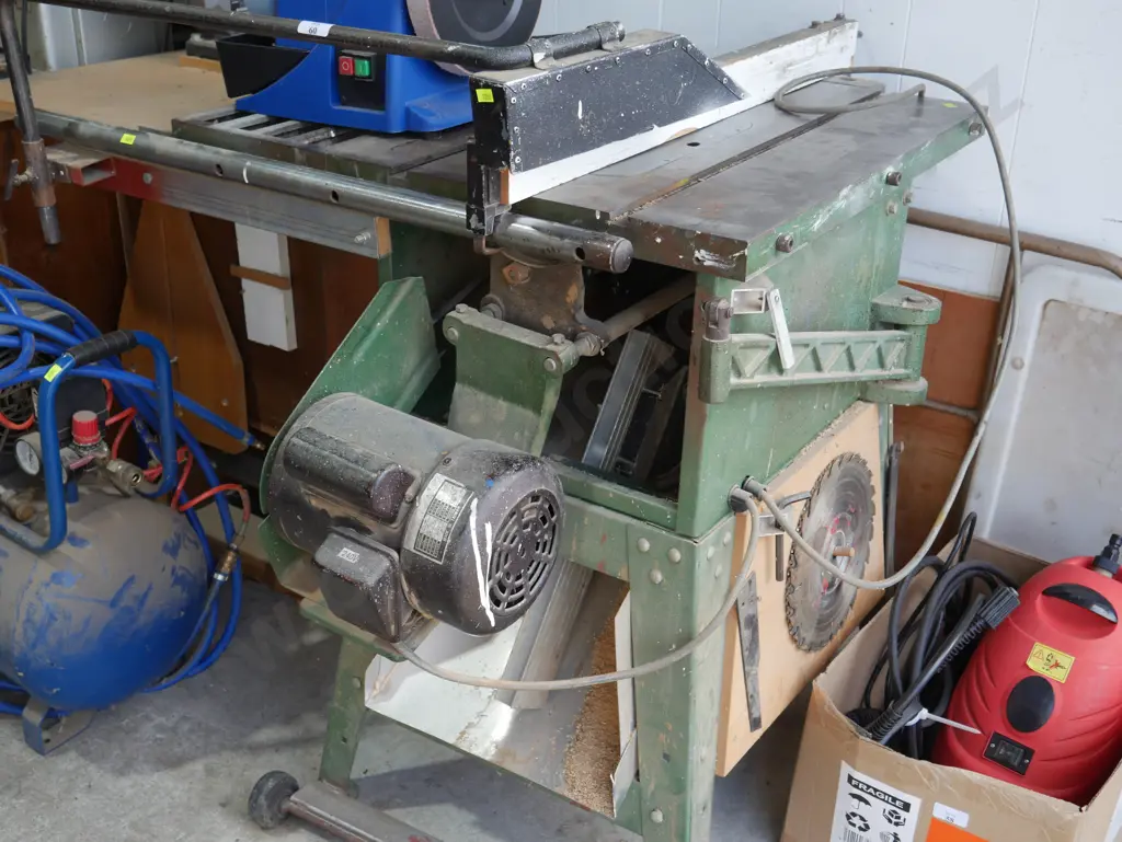 Table saw Image 1++