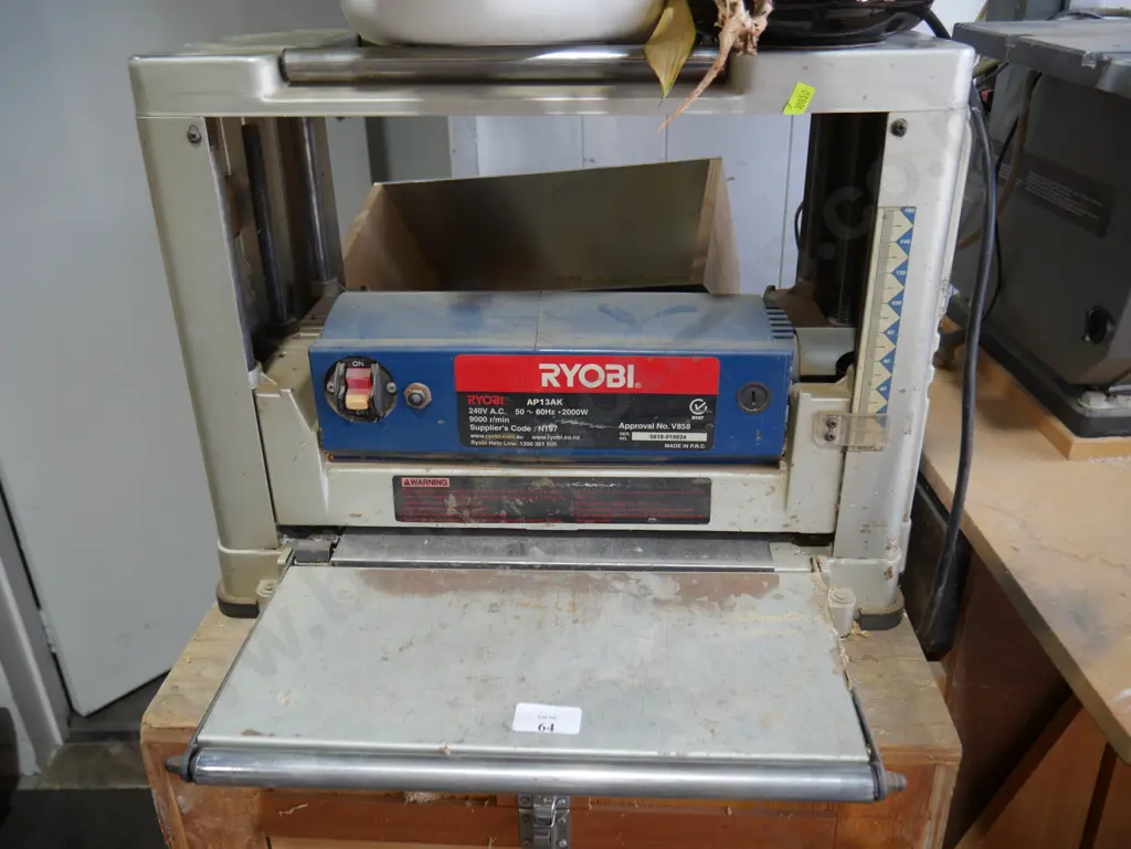 Ryobi thickness planer Image 1++