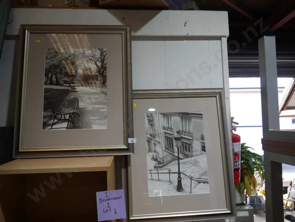 2 framed black and white photos Image 1++