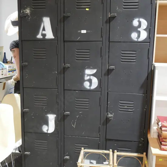 Set of lockers
