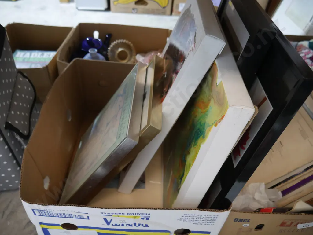 Box of artwork Image 1++