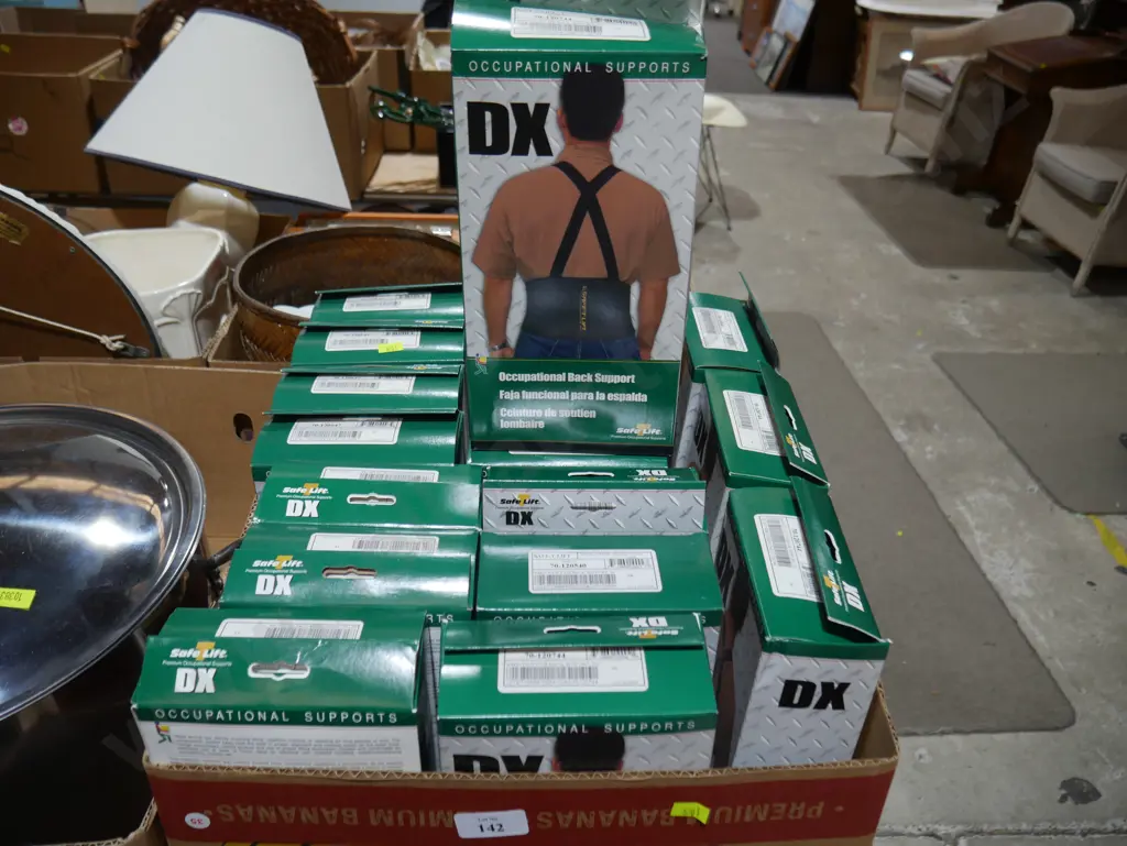 Box of back supports Image 1++