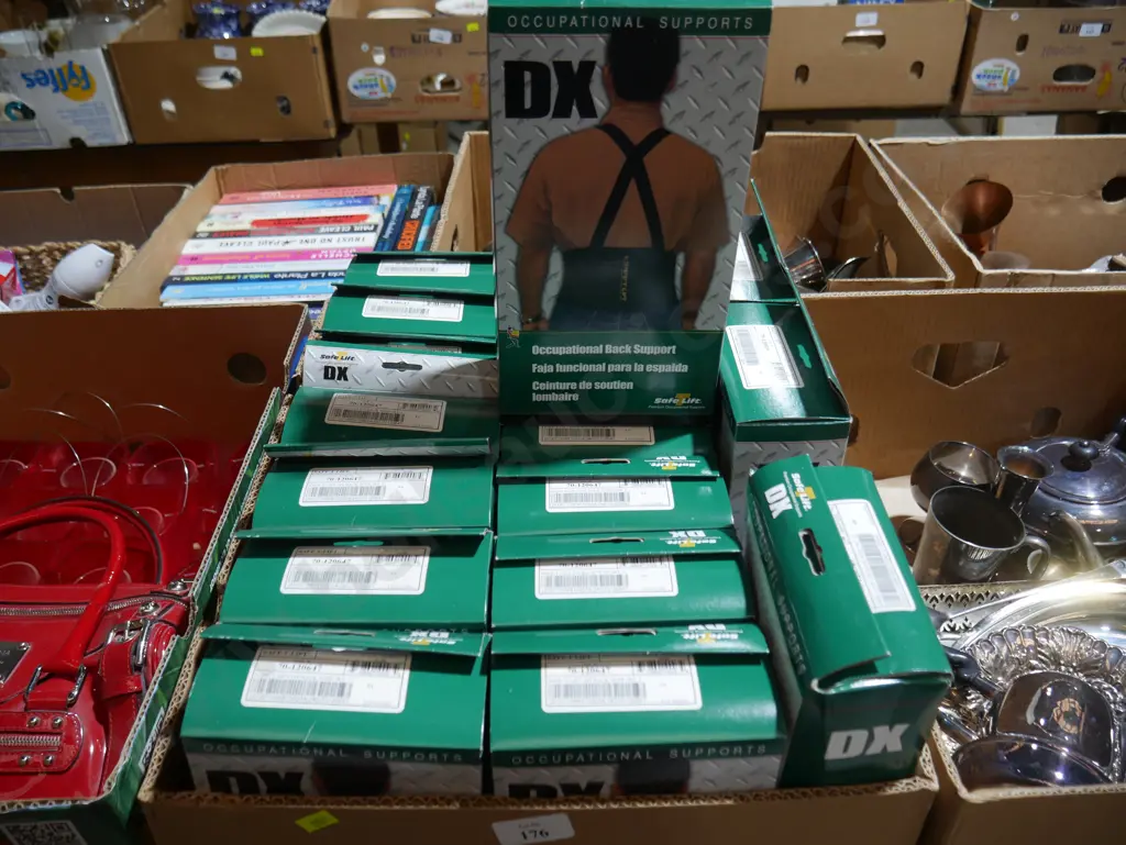 Box of back supports Image 1++