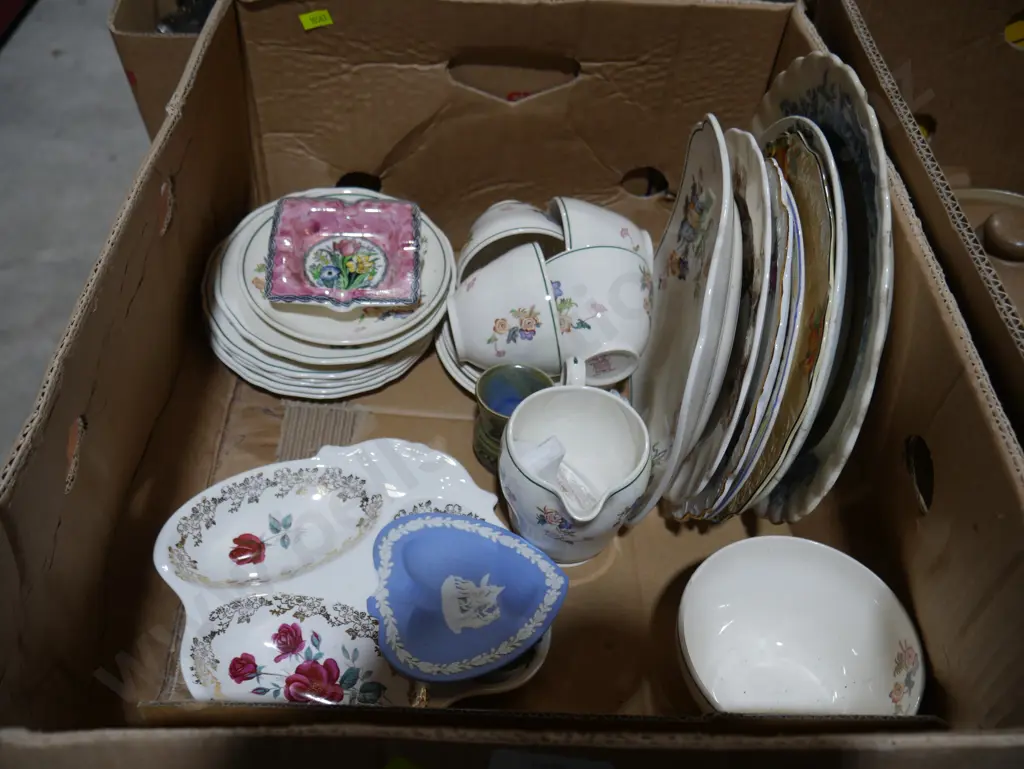 Box of china Image 1++
