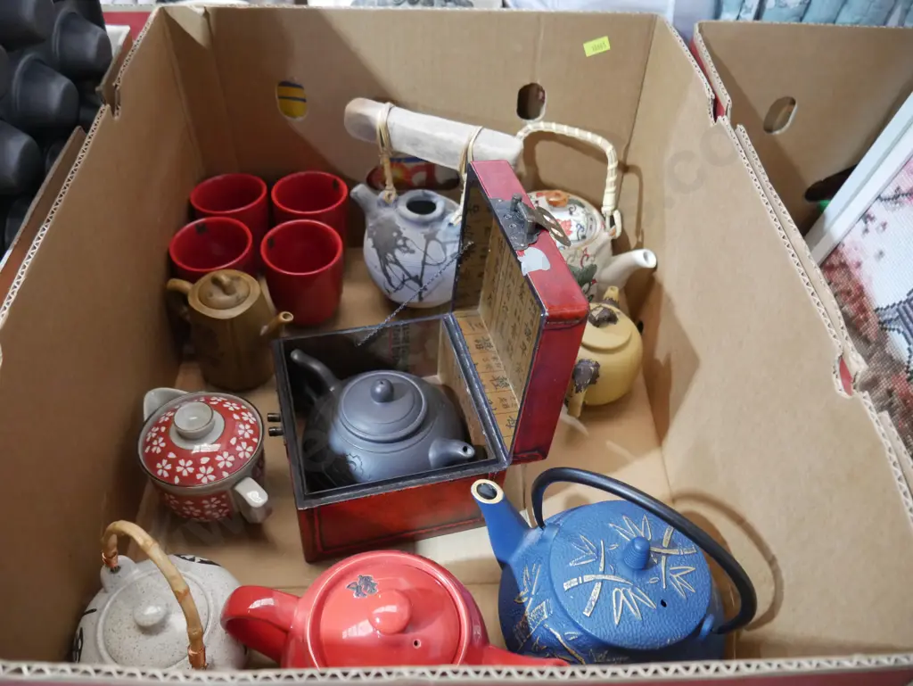 Teapots etc Image 1++
