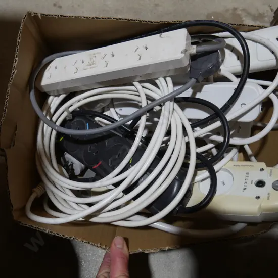 Box of multibox plugs etc
