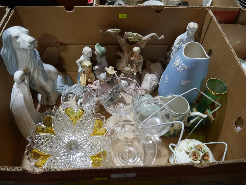 Figurines, glassware, vases Image 1++