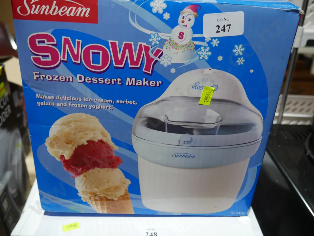 Snowy frozen dessert maker Image 1++