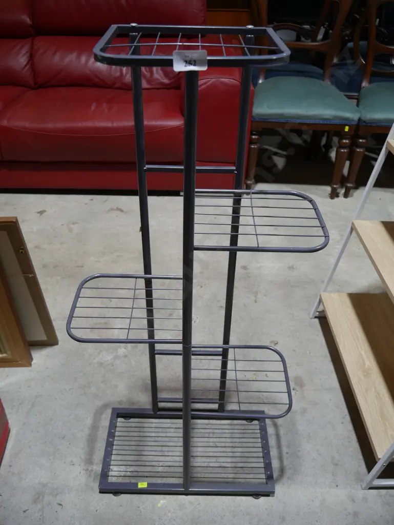 Metal stand Image 1++