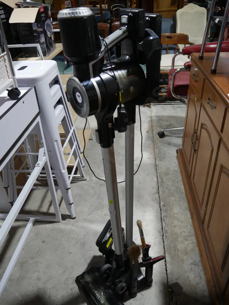 Wertheim stick vacuum cleaner Image 1++