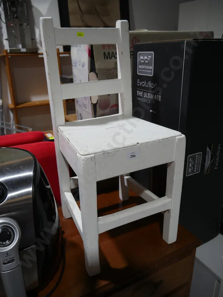 Child's chair Image 1++