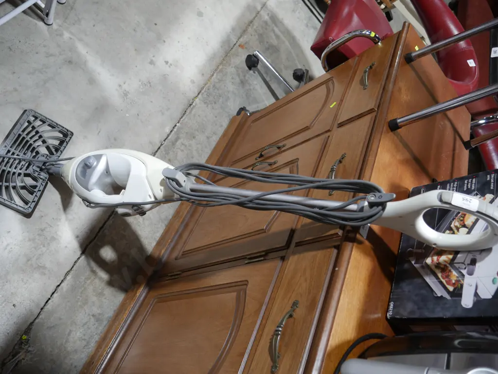 Shark steam mop Image 1++