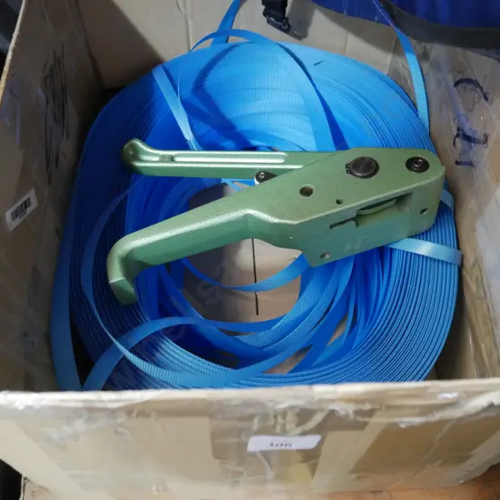 Plastic strapping kit