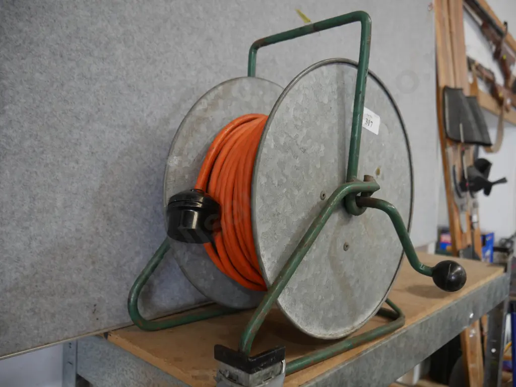 Extension cord reel Image 1++