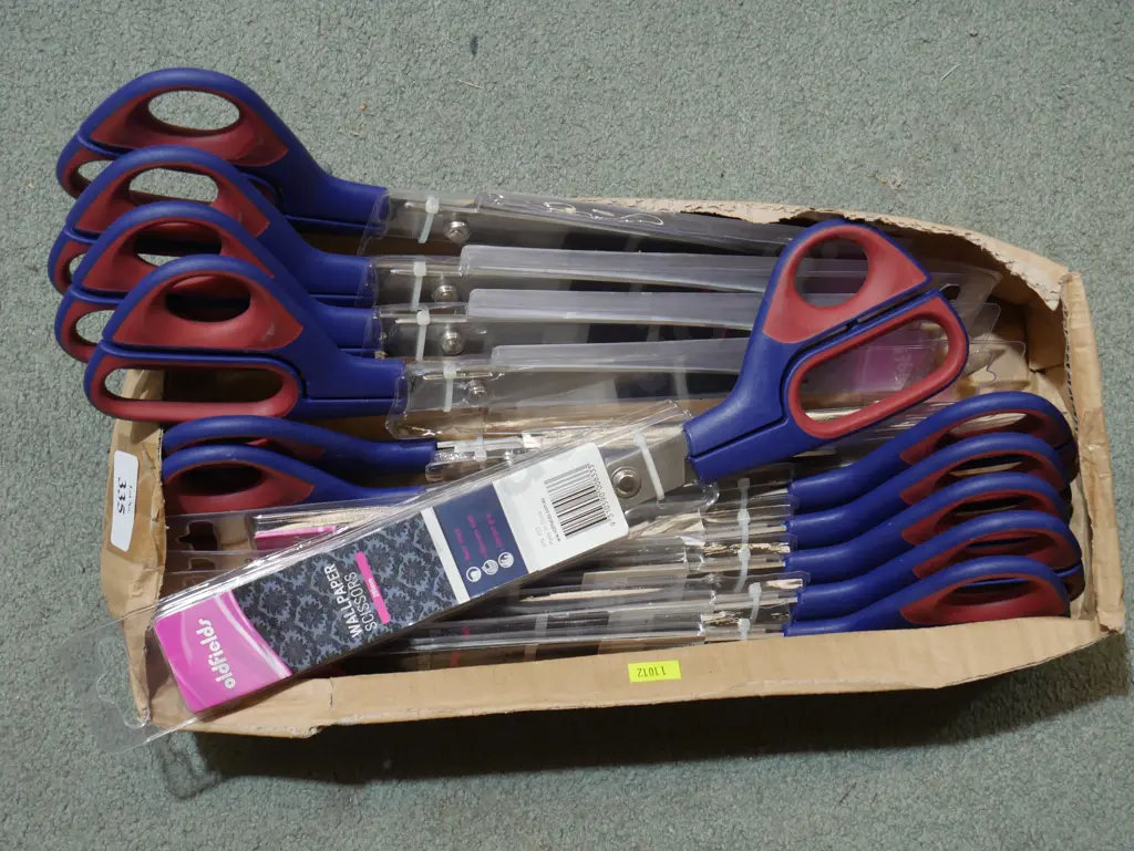 Wallpaper scissors Image 1++