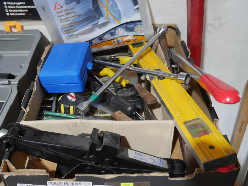 Assorted tools Image 1++