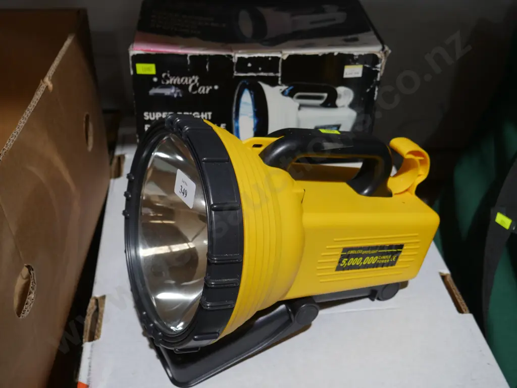 Cordless spotlight Image 1++