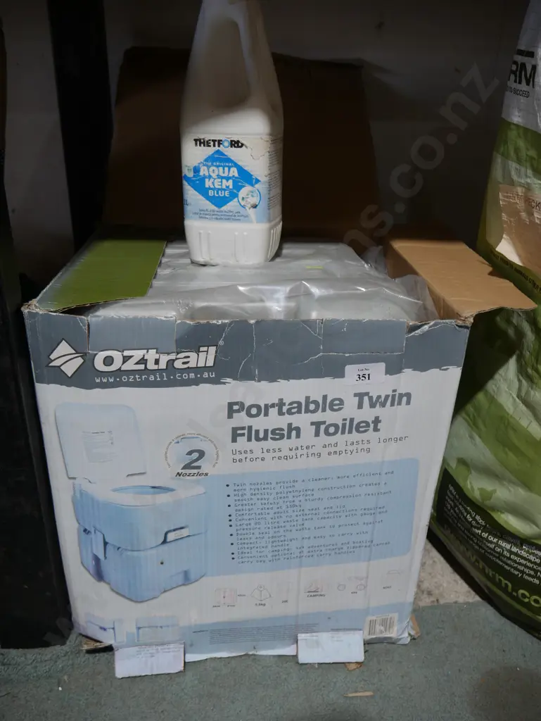 Portable toilet and liquid Image 1++