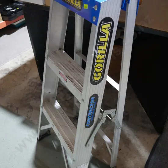 Step ladder