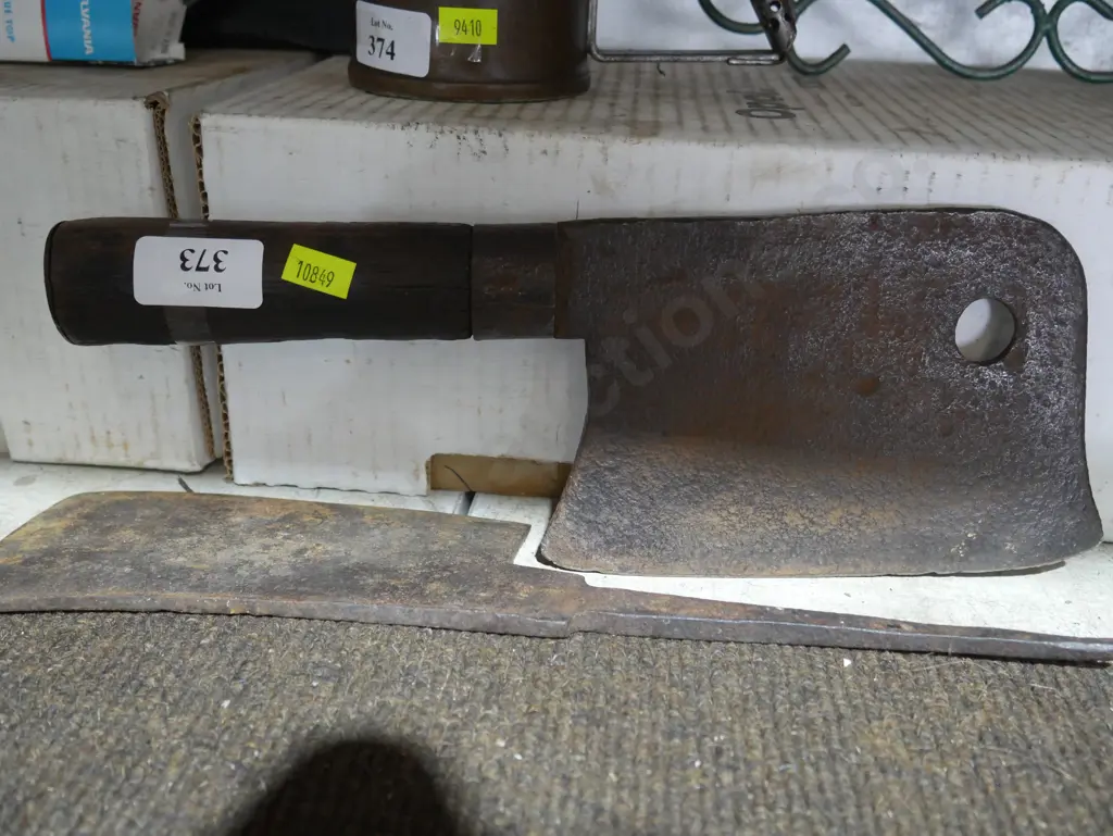 Two old knives Image 1++