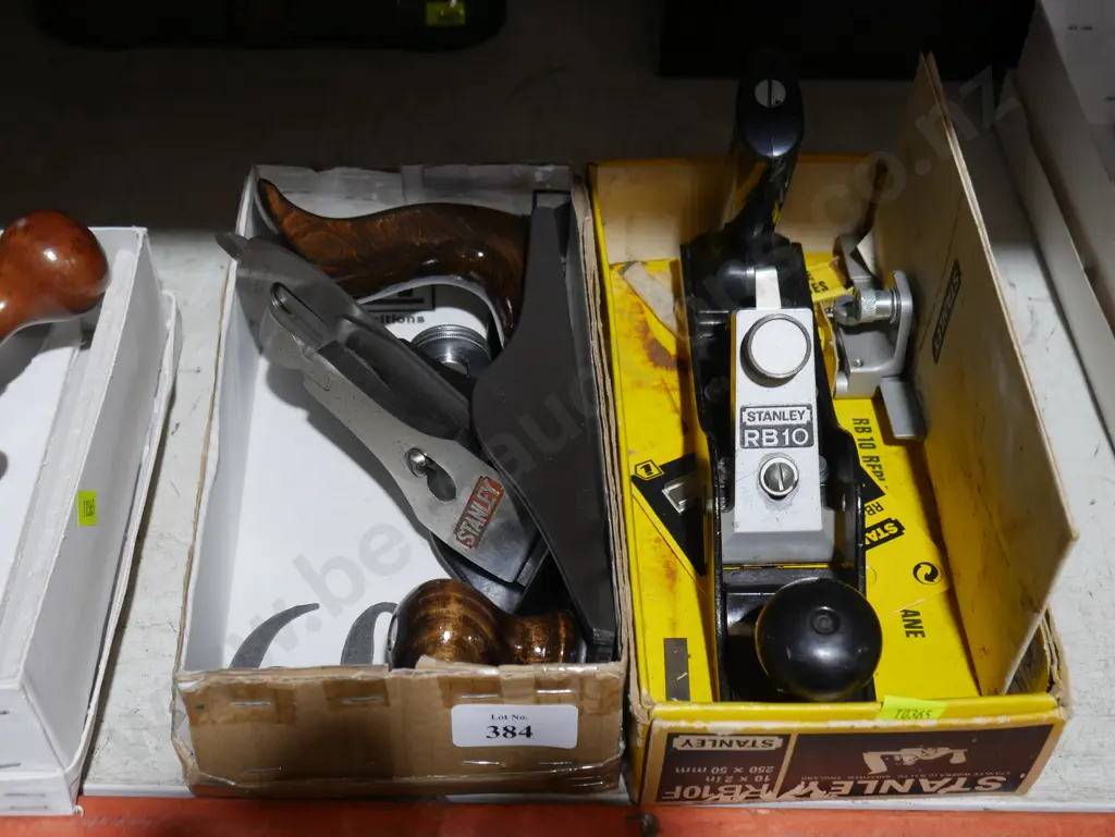 Two wood planes Image 1++