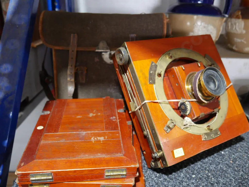 Vintage plate camera Image 1++