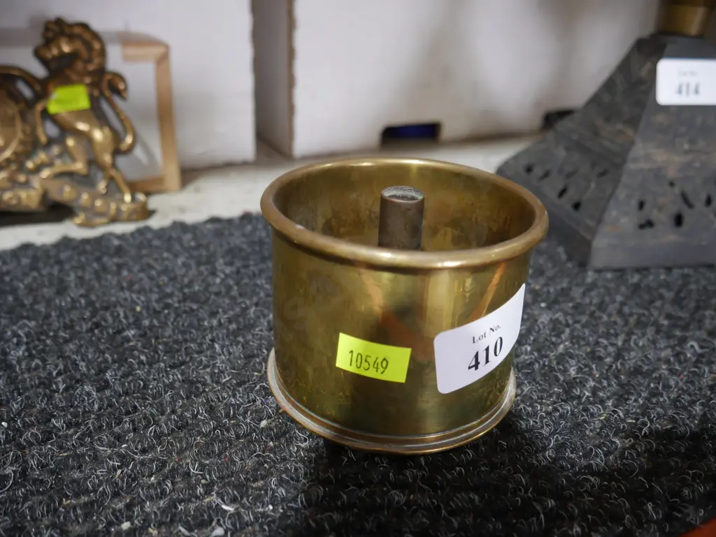 Artillery shell ashtray Image 1++