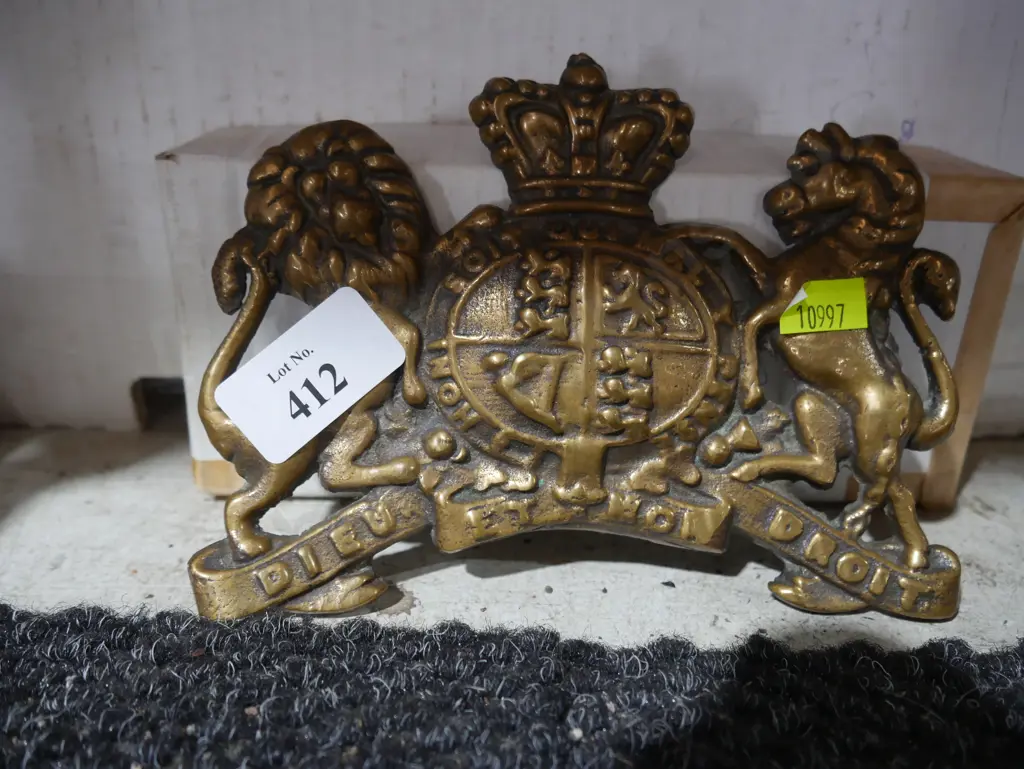 Brass crest Image 1++