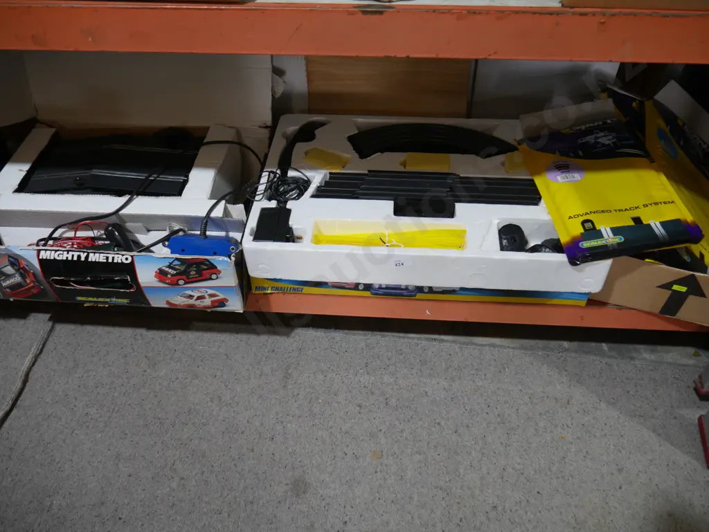 Two slot car seats etc Image 1++