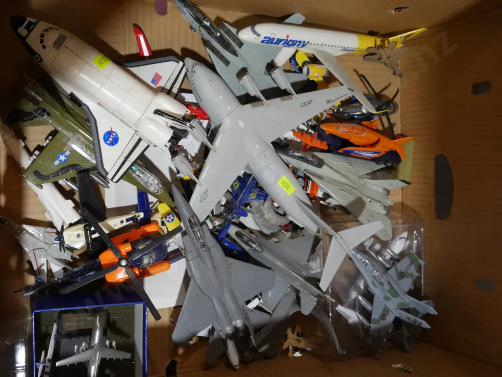 Assorted model planes etc Image 1++