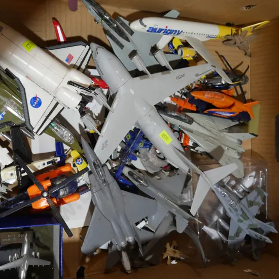 Assorted model planes etc