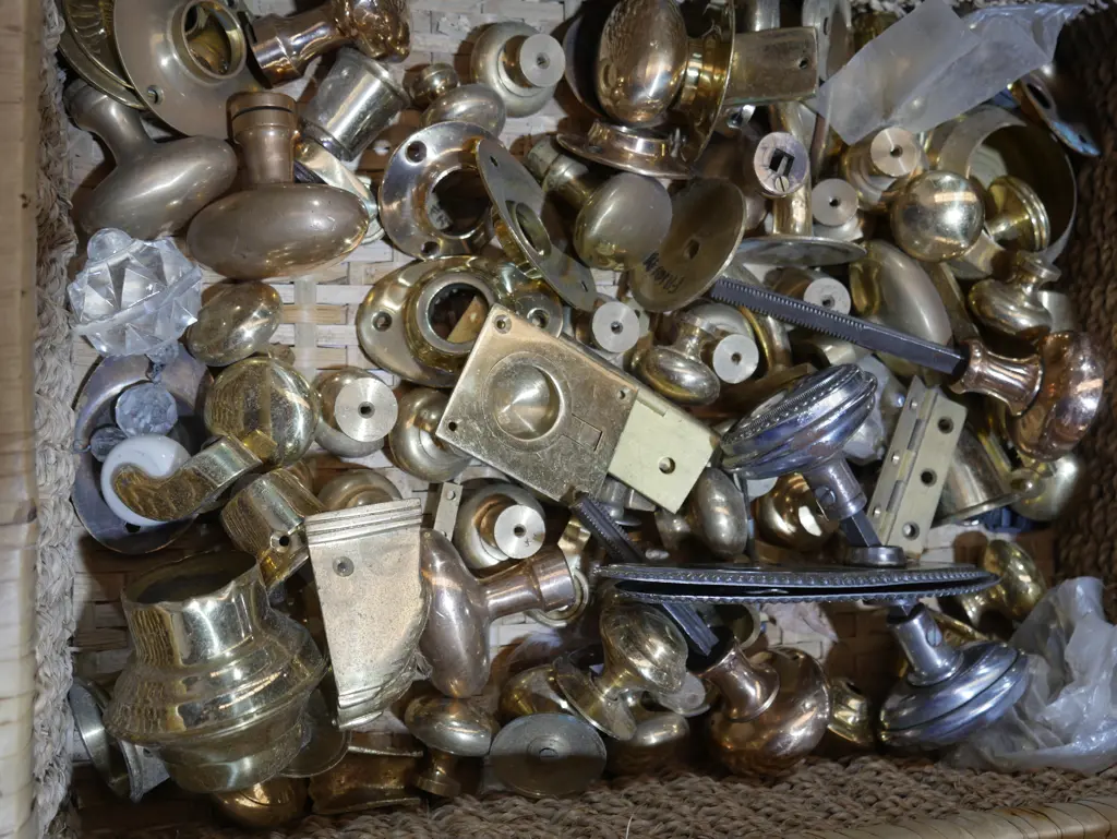 Assorted door knobs Image 1++