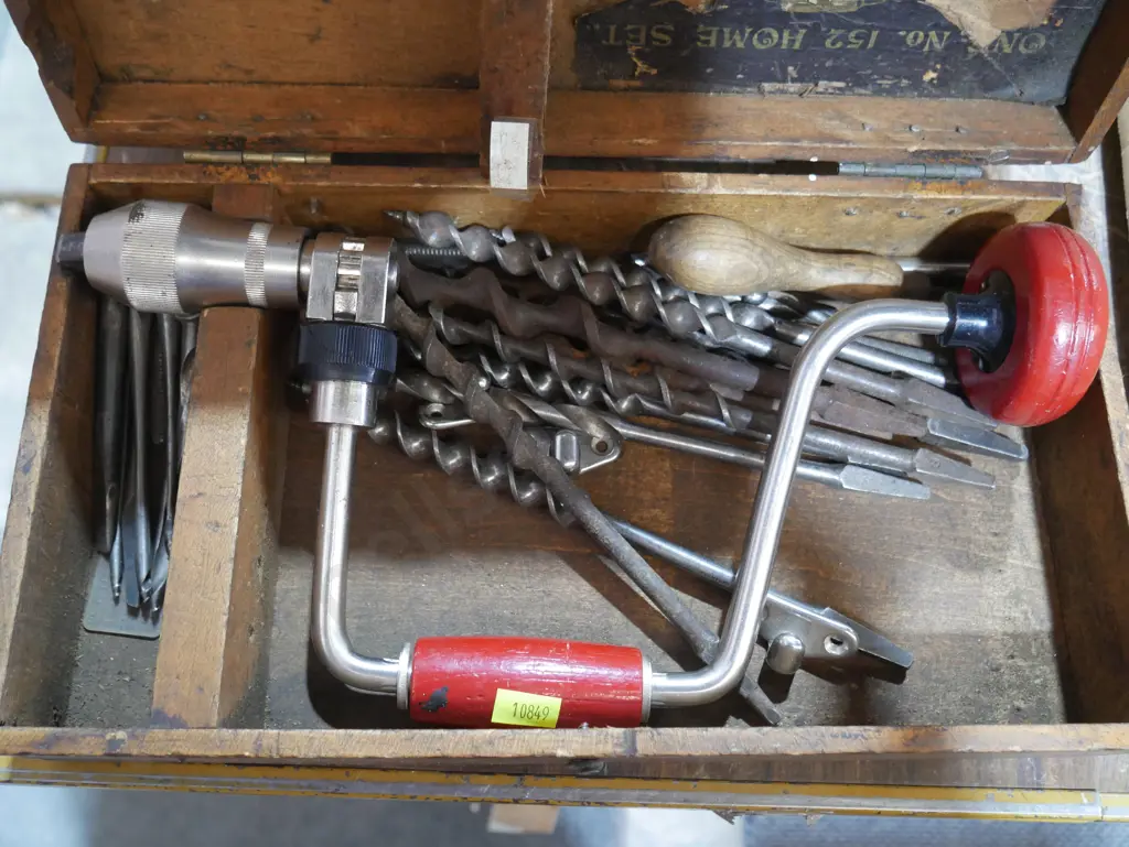 Old hand drill Image 1++