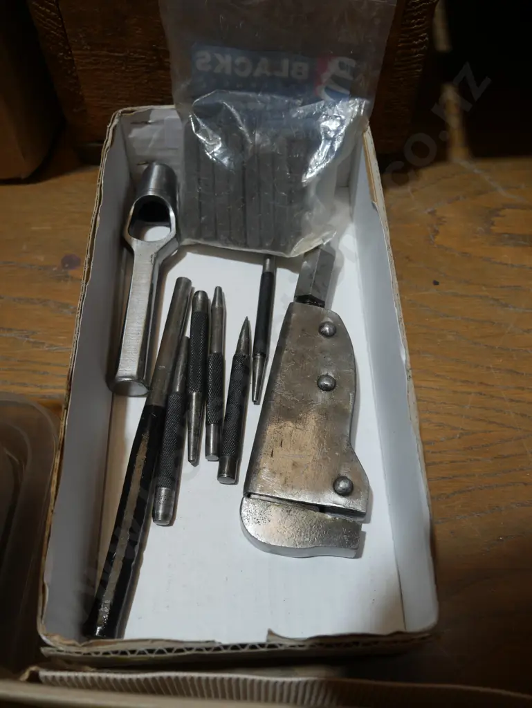 Leather working tools Image 1++