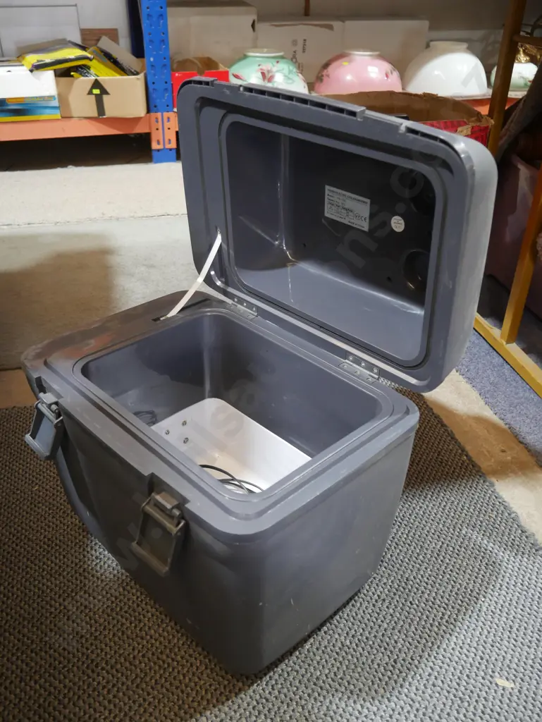 Cooler box Image 1++
