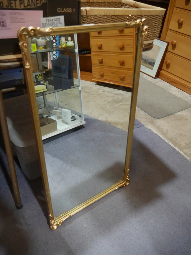 Gilt frame mirror Image 1++