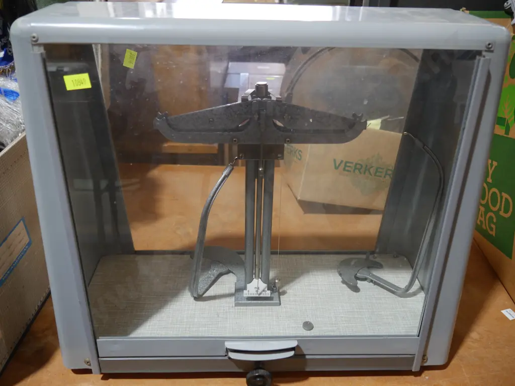 Cased scales Image 1++