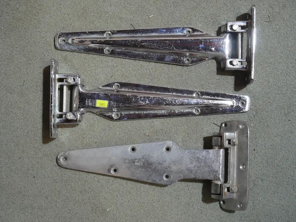 Old chrome hinges Image 1++