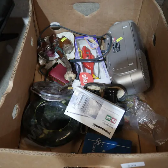 Pottery, transistor radio etc