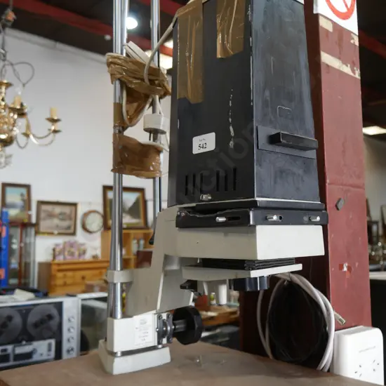 Dark room photo enlarger