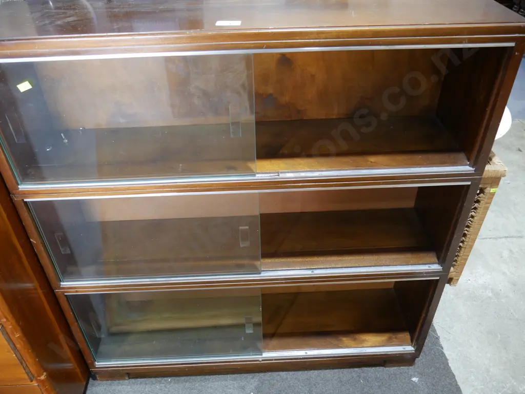 Display cabinet Image 1++