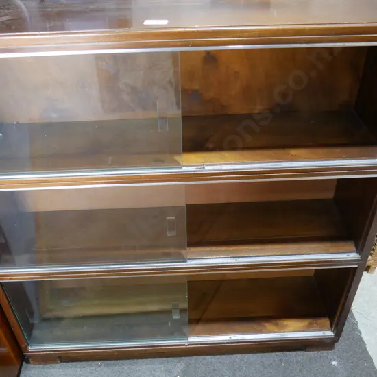 Display cabinet