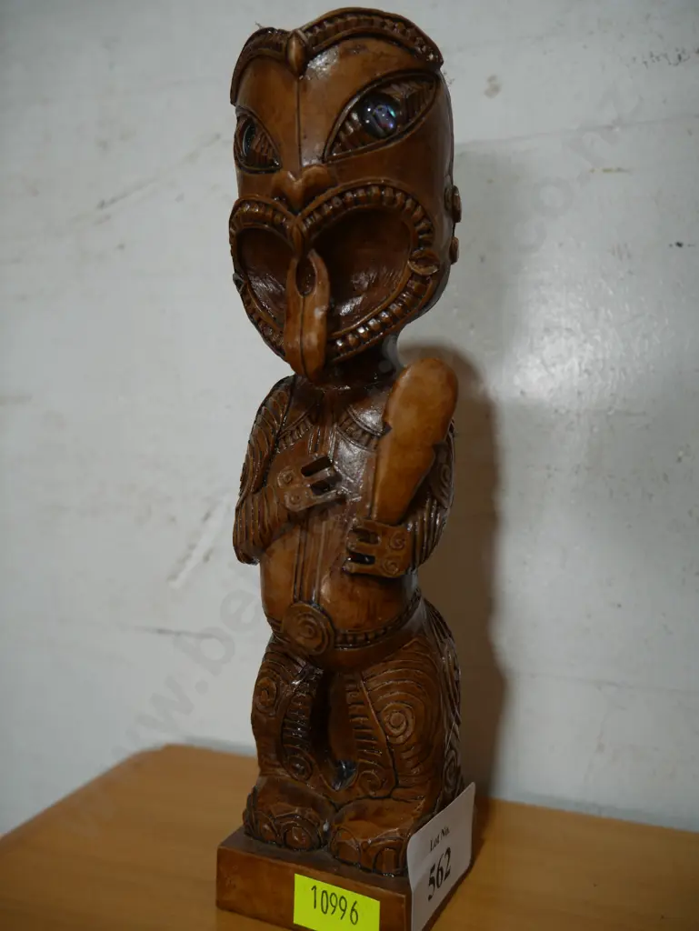 Maori carved figure Image 1++