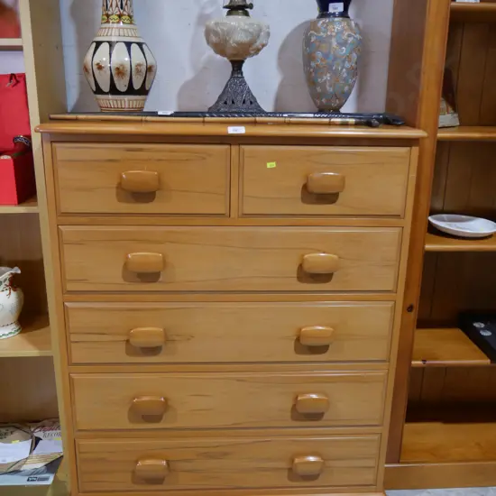 Chest of drawers